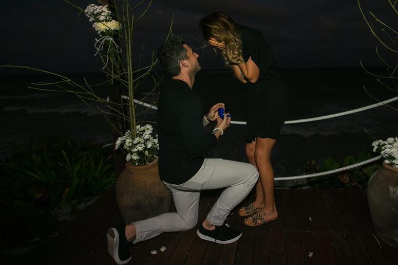 Michael Ray proposes to Carly Pearce Michael Ray proposes to Carly Pearce