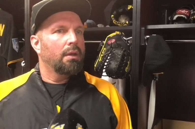 Garth Brooks reports to Spring Training for his Teammates for Kids charity. Garth Brooks reports to Spring Training for his Teammates for Kids charity.