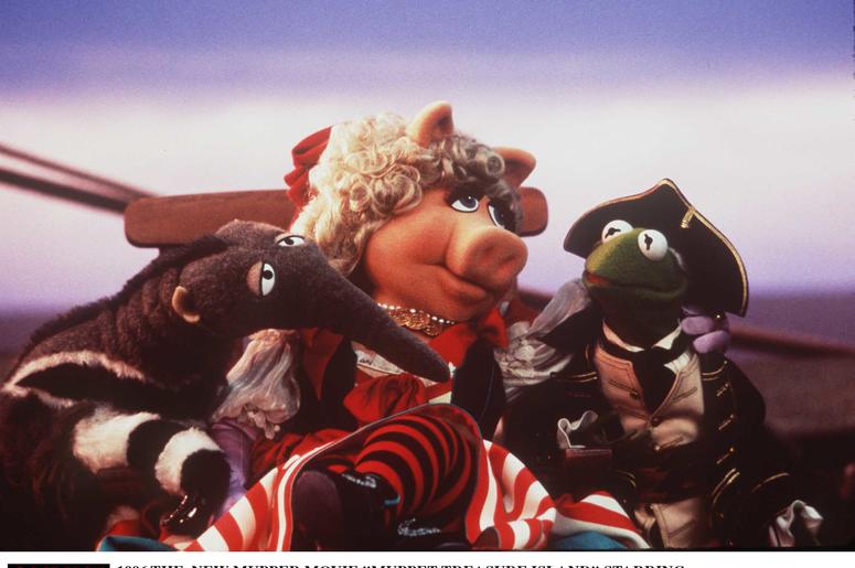 1996 THE NEW MUPPET MOVIE STARRING TIM CURRY AS LONG JOHN SILVER 1996 THE NEW MUPPET MOVIE STARRING TIM CURRY AS LONG JOHN SILVER