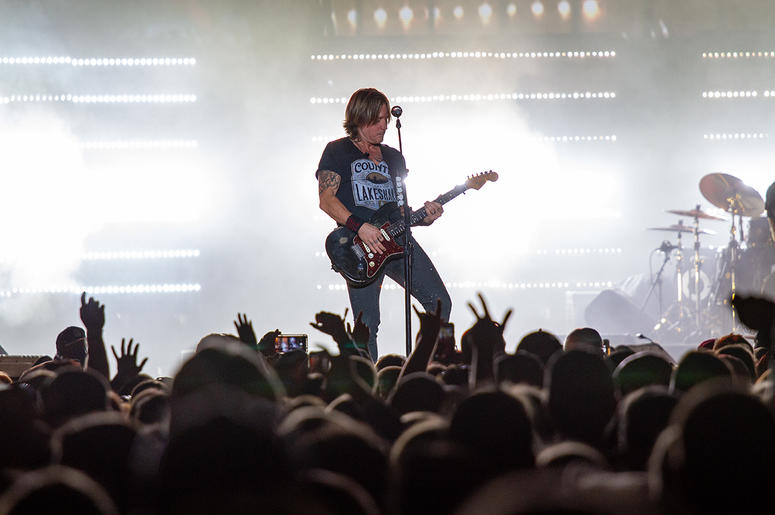 Keith Urban at LakeShake by Allison Cipra Photography Keith Urban at LakeShake by Allison Cipra Photography