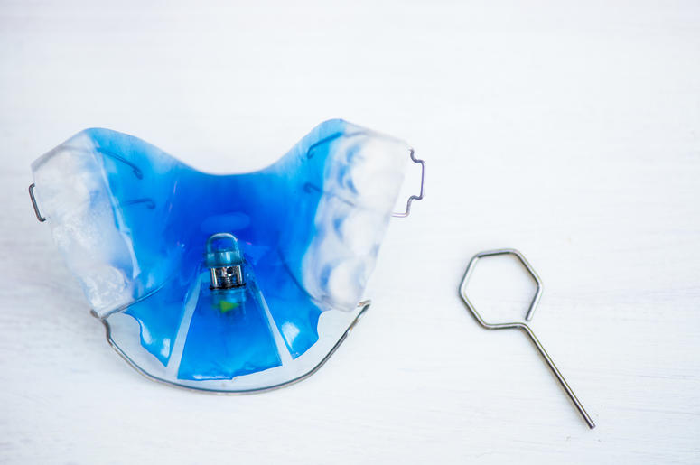 Retainer Retainer