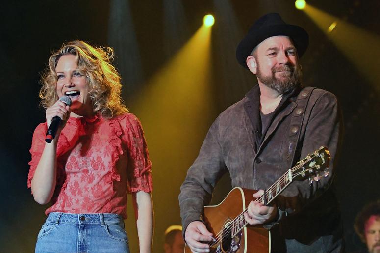 07 February 2018 - Nashville, Tennessee - Jennifer Nettles, Kristian Bush, Sugarland. CRS 2018 Day 3 Big Machine Label Group Performance held at the Omni Hotel. Photo Credit: Dara-Michelle Farr/AdMedia 07 February 2018 - Nashville, Tennessee - Jennifer Nettles, Kristian Bush, Sugarland. CRS 2018 Day 3 Big Machine Label Group Performance held at the Omni Hotel.