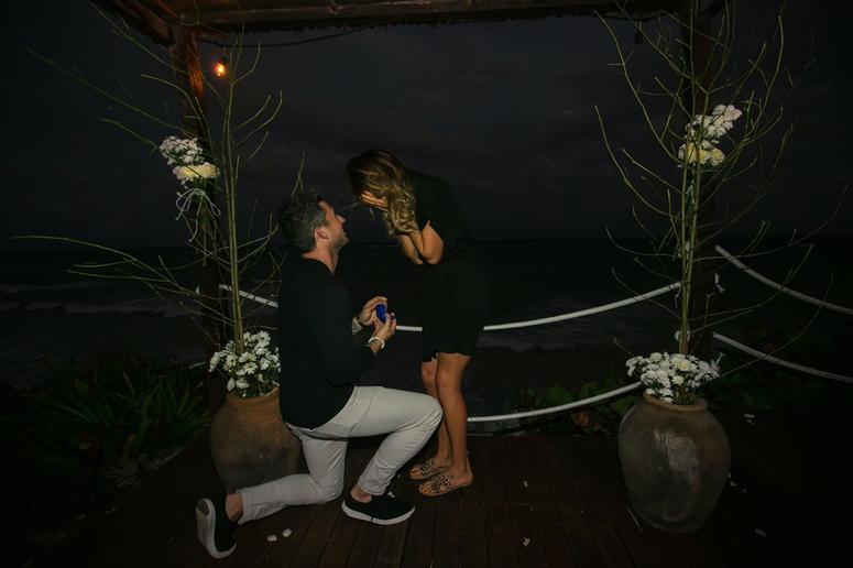 Michael Ray proposes to Carly Pearce Michael Ray proposes to Carly Pearce