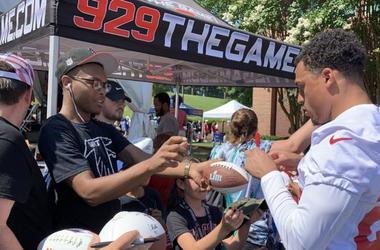 Falcons Isaiah Oliver Falcons Isaiah Oliver