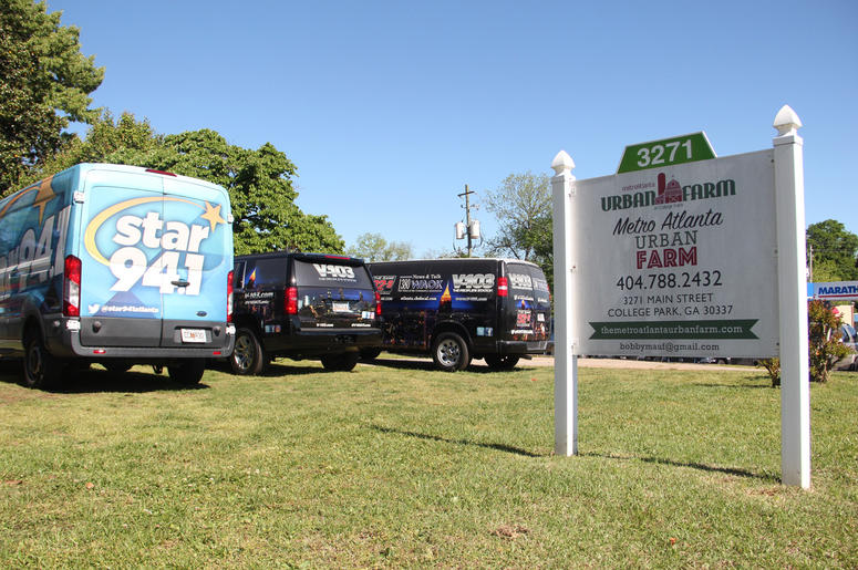 V-103 and Entercom Atlanta employees volunteer at Urban Farms in College Park, GA, on Earth Day 2019 V-103 and Entercom Atlanta employees volunteer at Urban Farms in College Park, GA, on Earth Day 2019