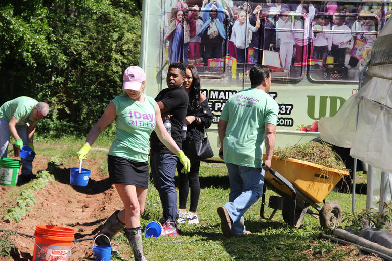 V-103 and Entercom Atlanta employees volunteer atUrban Farms in College Park, GA, on Earth Day 2019 V-103 and Entercom Atlanta employees volunteer atUrban Farms in College Park, GA, on Earth Day 2019