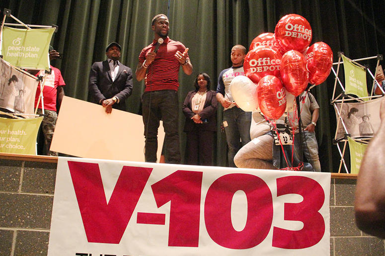 Kevin Hart tells students to focus on education Kevin Hart tells students to focus on education