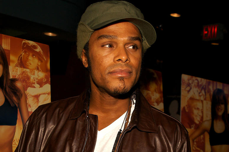 Singer Maxwell attends the premiere of Honey held on November 24, 2003 at the Chelsea West Theater, in New York. Singer Maxwell attends the premiere of Honey held on November 24, 2003 at the Chelsea West Theater, in New York.