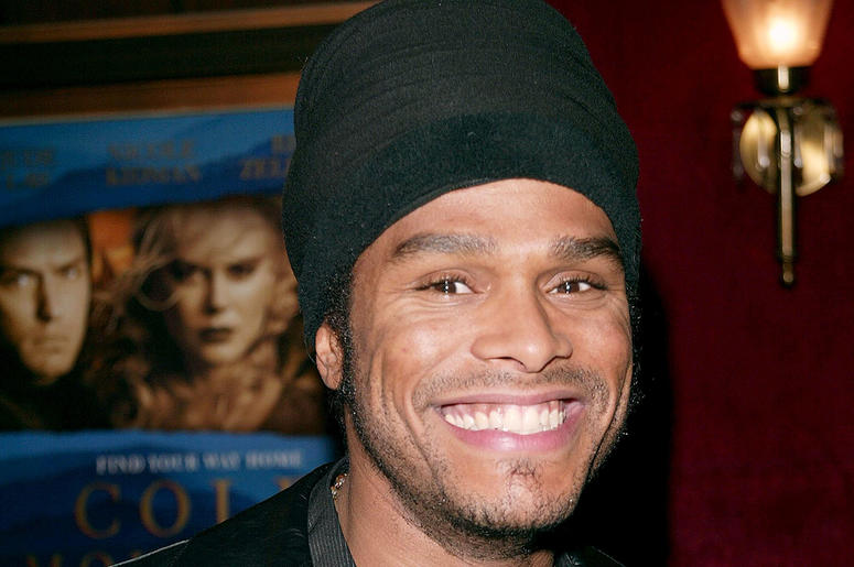 Singer Maxwell attends the film premiere of 'Cold Mountain' on December 9, 2003 at the Ziegfeld Theater, in New York City. The film 'Cold Mountain' opens nationwide on December 25, 2003. Singer Maxwell attends the film premiere of 'Cold Mountain' on December 9, 2003 at the Ziegfeld Theater, in New York City. The film 'Cold Mountain' opens nationwide on December 25, 2003.