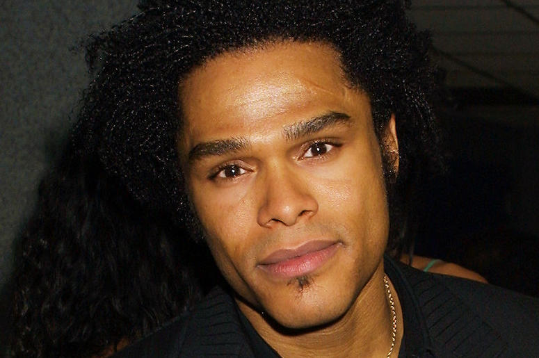 Singer Maxwell attends the Essence Awards April 27, 2001 at the Theatre at Madison Square Garden in New York City. Singer Maxwell attends the Essence Awards April 27, 2001 at the Theatre at Madison Square Garden in New York City.