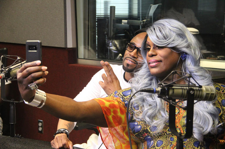 Teddy Riley on V-103's Frank and Wanda In The Morning Teddy Riley on V-103's Frank and Wanda In The Morning