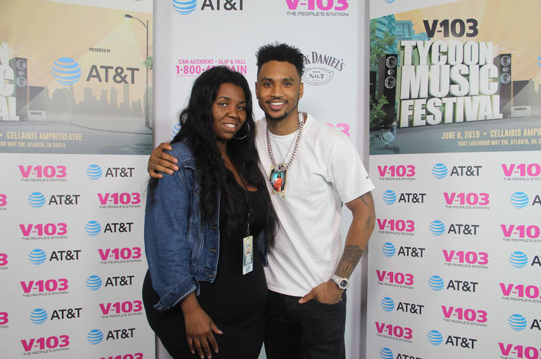 Trey Songz takes a photo with fans Trey Songz takes a photo with fans