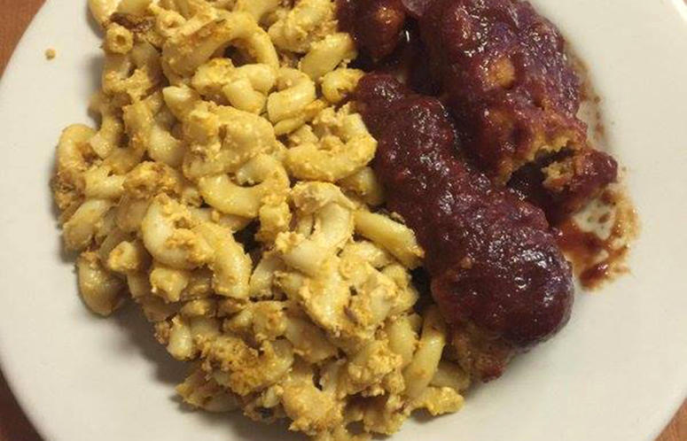Soul Vegetarian 2's barbecue kalebone and mac-n-cheese Soul Vegetarian 2's barbecue kalebone and mac-n-cheese
