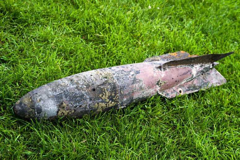 Girls discover World War I practice bomb in Michigan lake Girls discover World War I practice bomb in Michigan lake