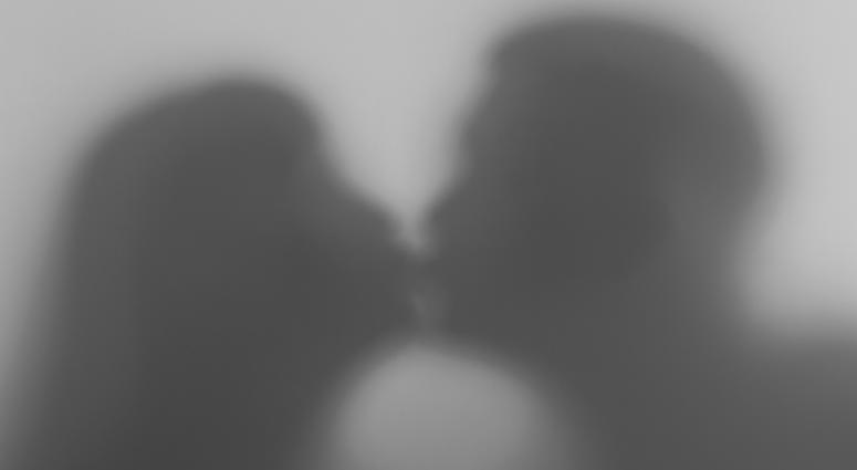 kiss kiss