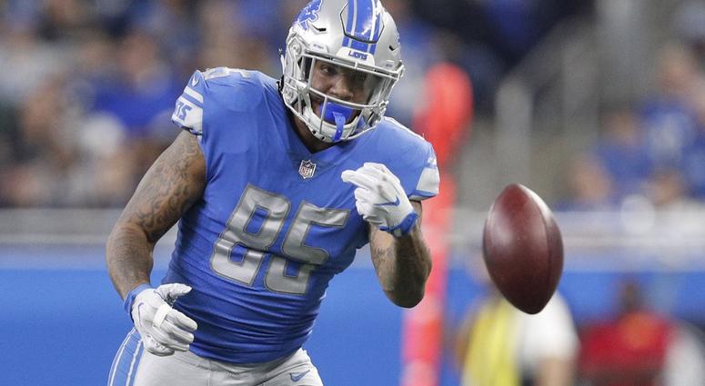 Dec 31, 2017; Detroit, MI, USA; Detroit Lions tight end Eric Ebron (85) misses a catch during the second quarter against the Green Bay Packers at Ford Field.
