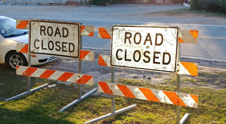 Road Closed sign Road Closed sign