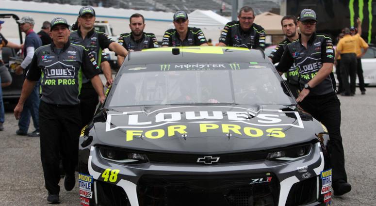 Jimmie Johnson and crew Jimmie Johnson and crew