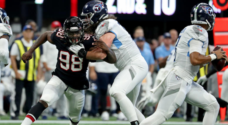 Falcons DE Takk McKinley