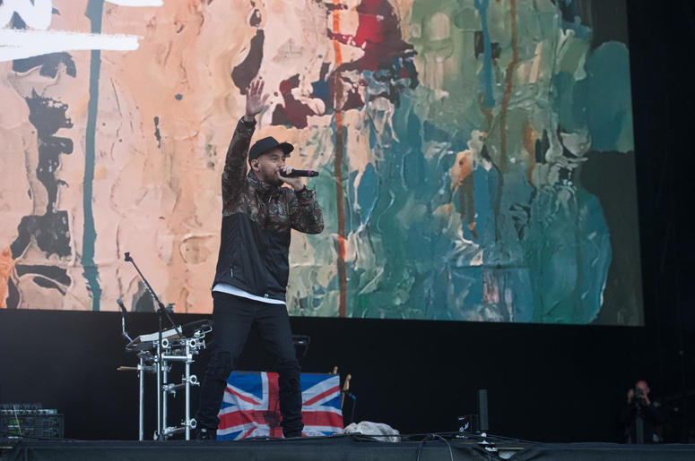 Mike Shinoda performs Mike Shinoda performs